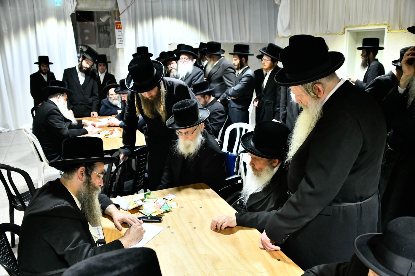 האדמו"ר מויז'ניץ בקבלת קהל לפני הימים הנוראים