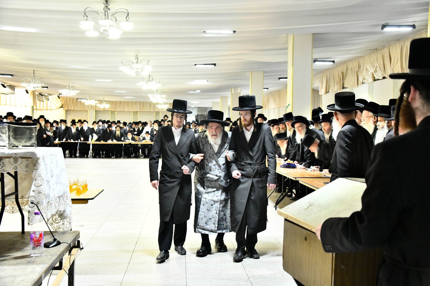 האדמו"ר מויז'ניץ בקבלת קהל לפני הימים הנוראים