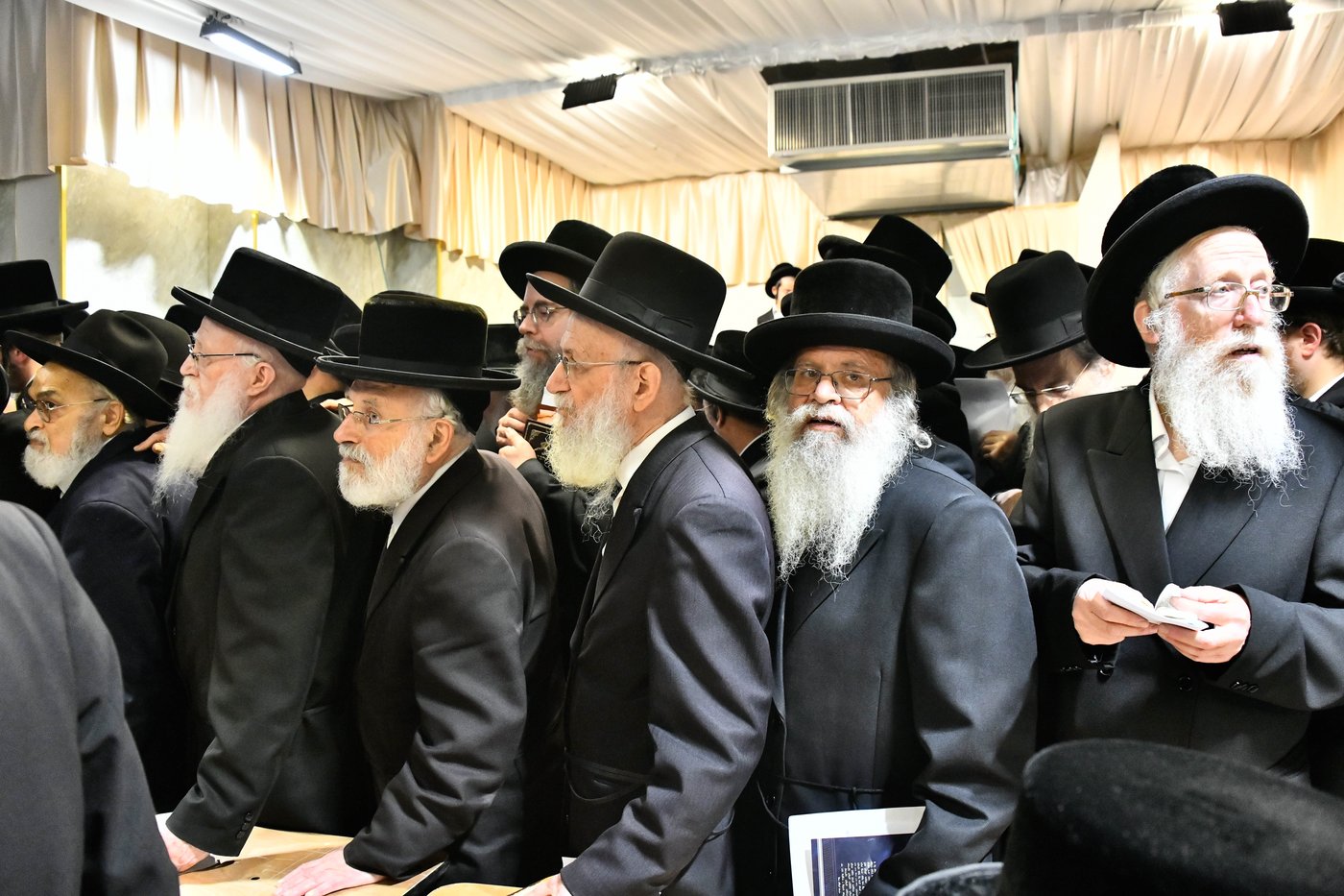 האדמו"ר מויז'ניץ בקבלת קהל לפני הימים הנוראים