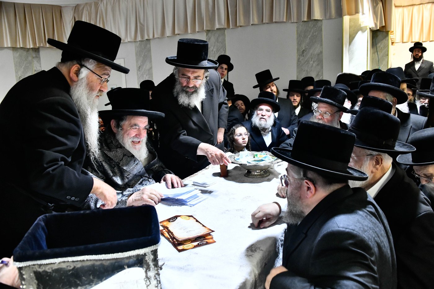 האדמו"ר מויז'ניץ בקבלת קהל לפני הימים הנוראים