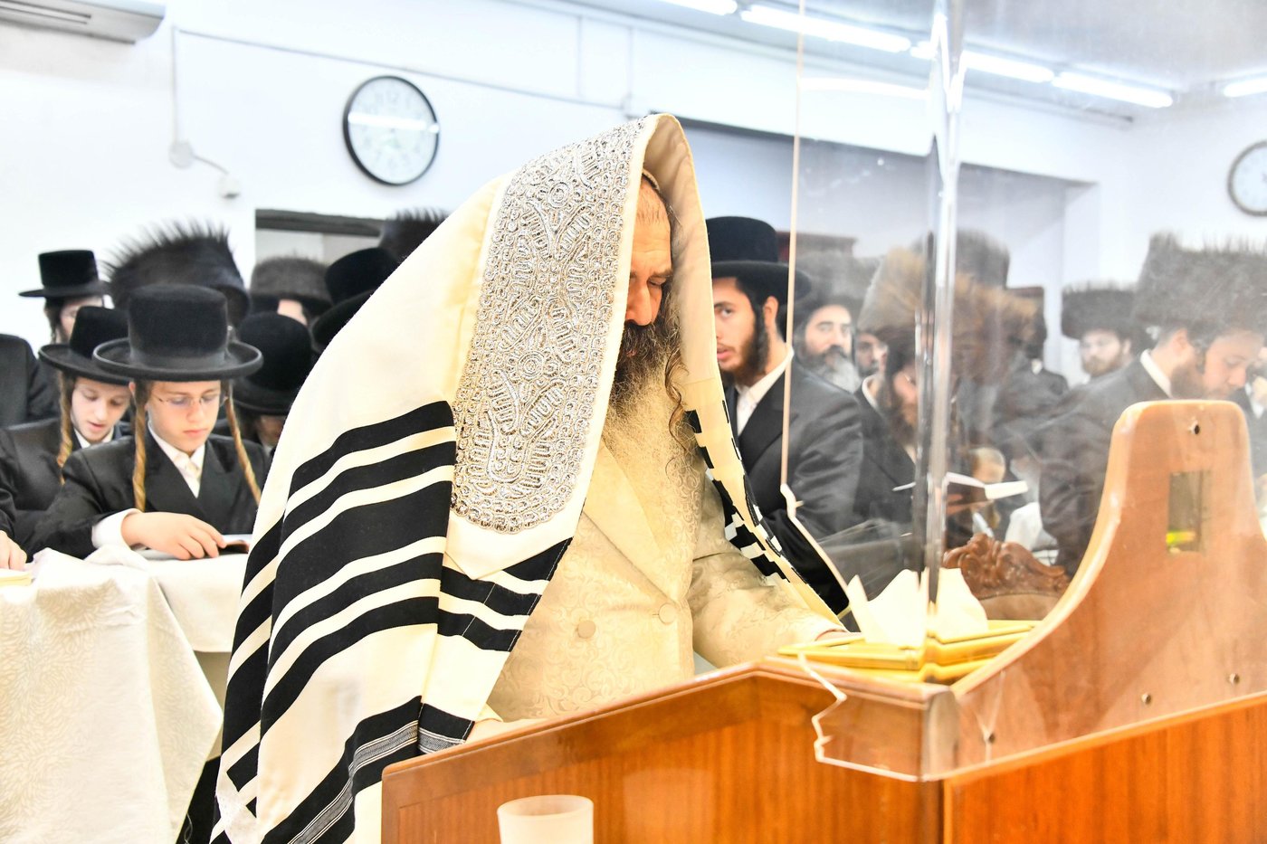 סליחות ראשונות בחצה"ק זוטשקא