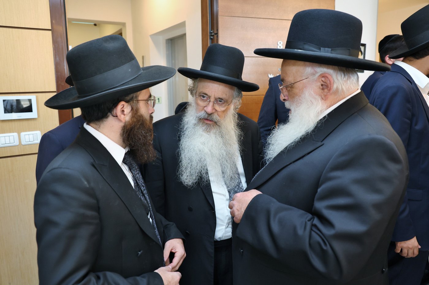 הכנסת ספר תורה לישיבת הקיבוץ