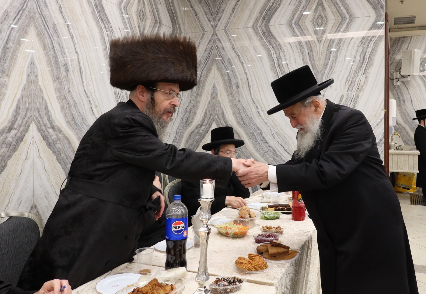 שמחת אירוסי בת הגה"צ גאב"ד זוועהיל