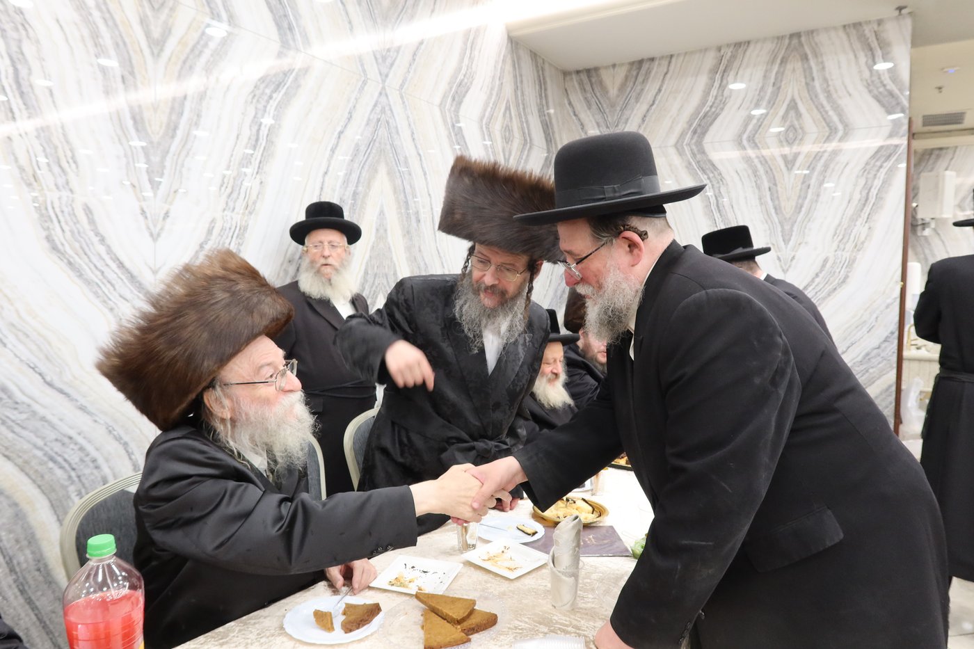 שמחת אירוסי בת הגה"צ גאב"ד זוועהיל