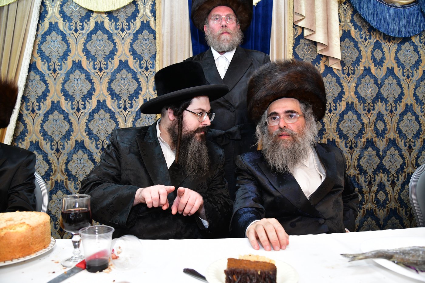 שמחת נישואי בן אב"ד מירון עם נכדת האדמו"ר מלעלוב ניקלשבורג