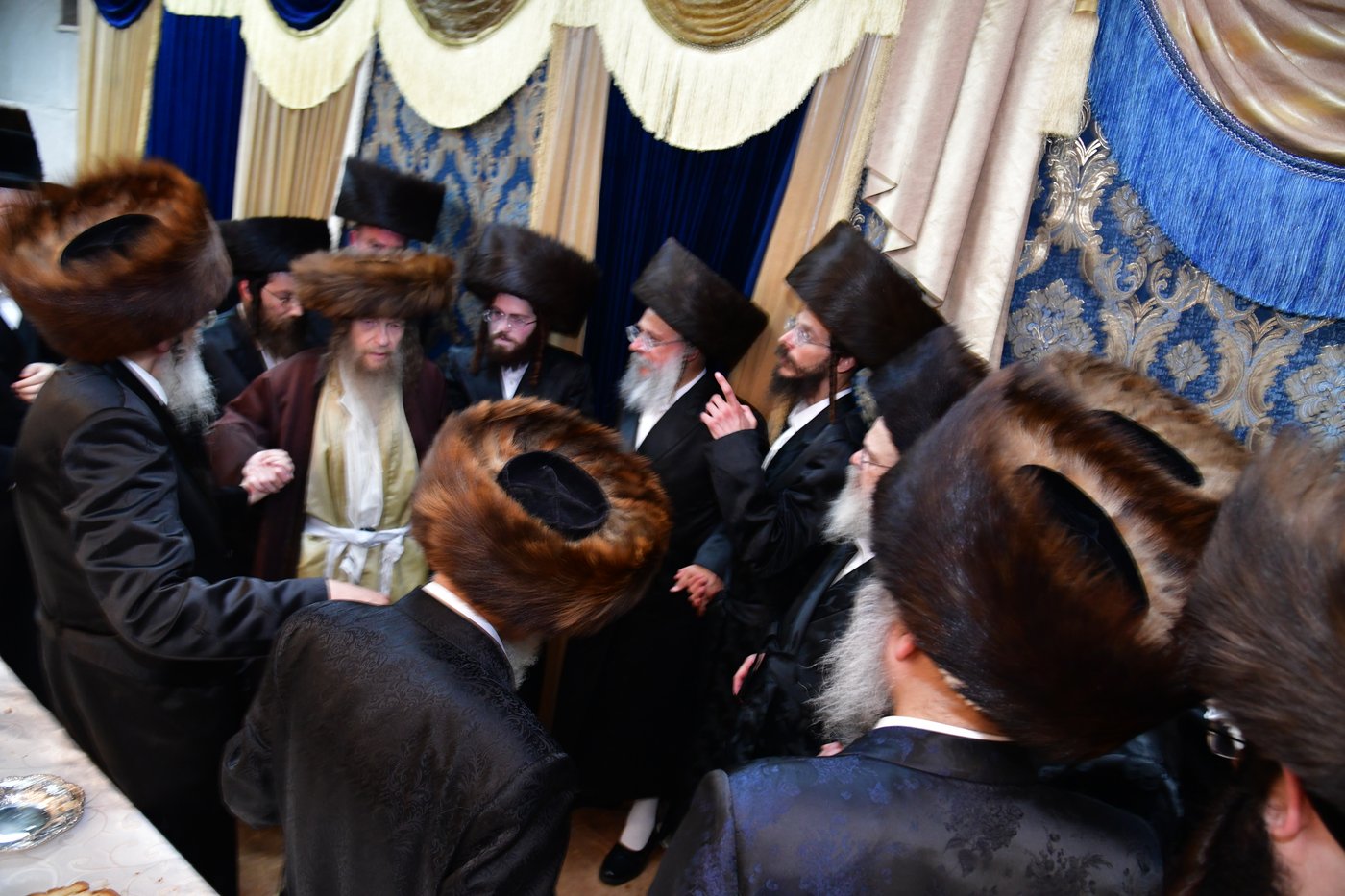 שמחת נישואי בן אב"ד מירון עם נכדת האדמו"ר מלעלוב ניקלשבורג