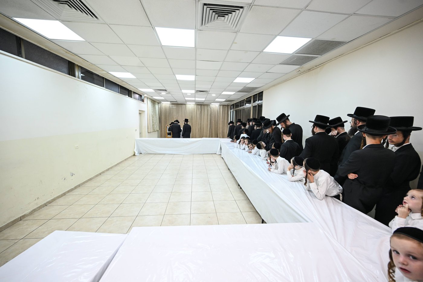 האדמו"ר מצאנז בקבלת קהל לקראת ימי הרחמים והסליחות