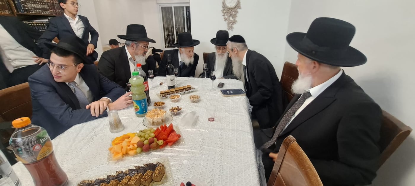 שמחת הווארט לנכדת הגר"י כהן עם נכד הגר"ש בצלאל
