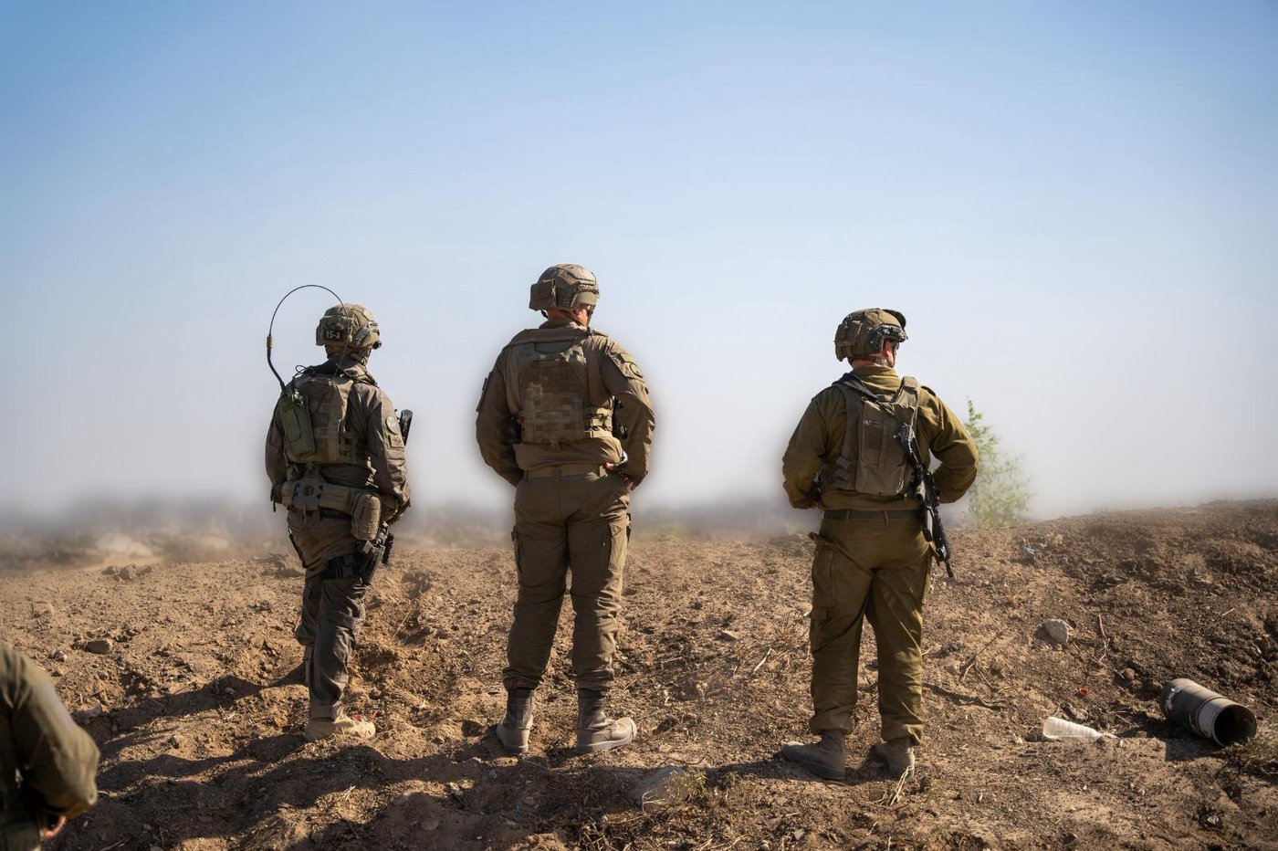 שישובו בשלום: חיילי צה"ל מכינים את הטנקים - רגע לפני הכניסה לעיר הטרור | תיעוד 