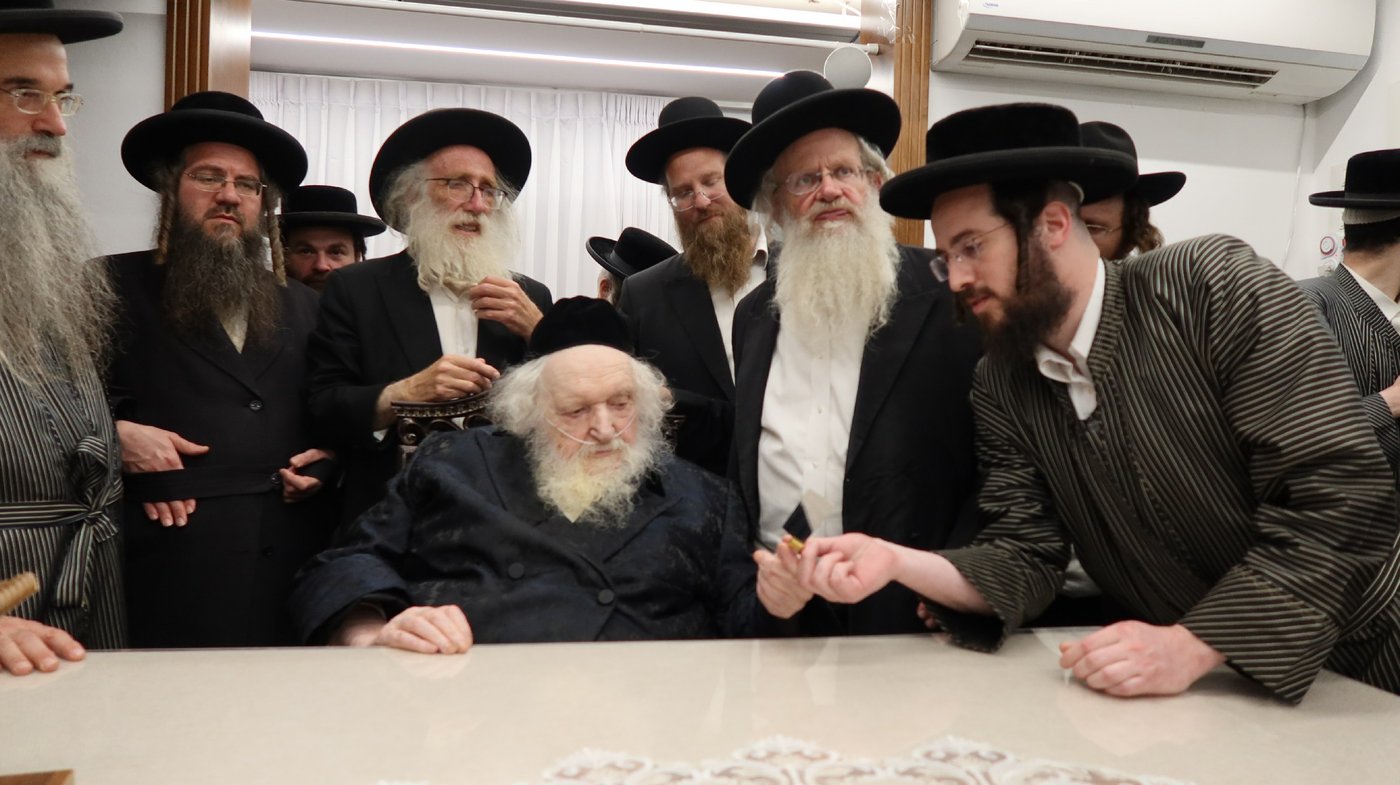 הגר"מ שטרנבוך בבדיקת סכיני השוחטים