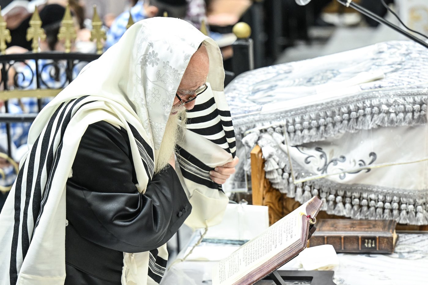 האדמו"ר מצאנז בסליחות ערב ר"ה