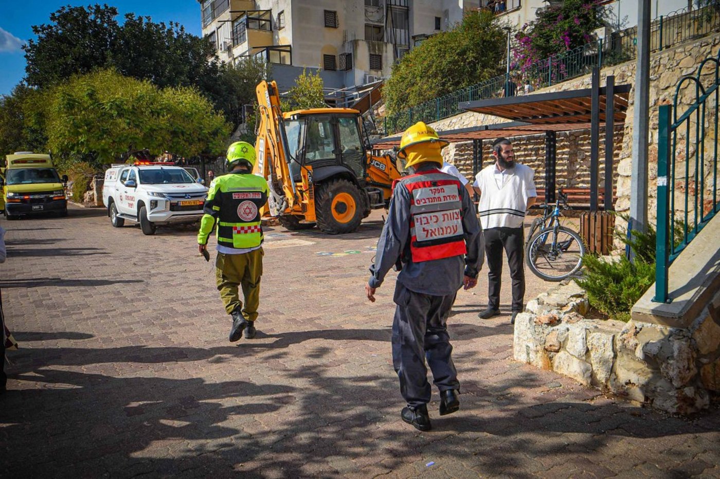 כיבוי השריפה ביישוב החרדי עמנואל