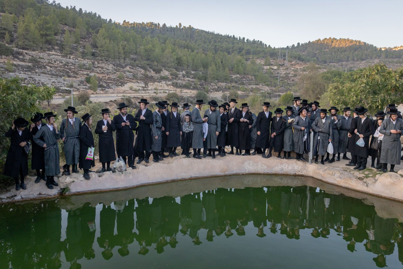 חסידי תולדות אברהם יצחק בתשליך