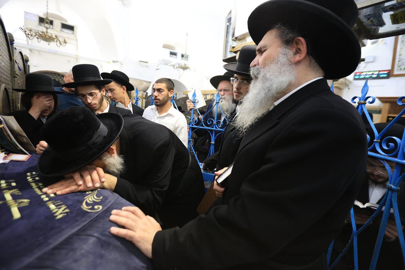 האדמו"ר מאשלג באתרא קדישא מירון