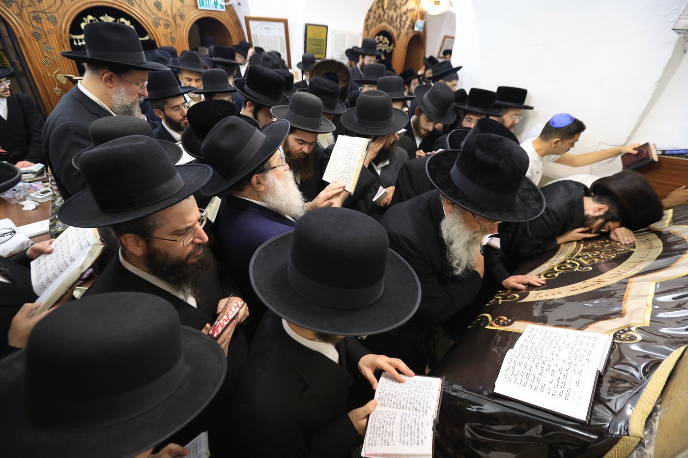 האדמו"ר מאשלג באתרא קדישא מירון