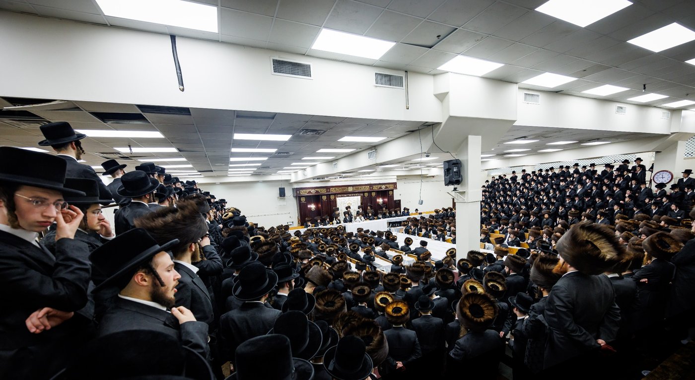 ערב ומוצאי יום כיפור בחצה"ק באבוב 45