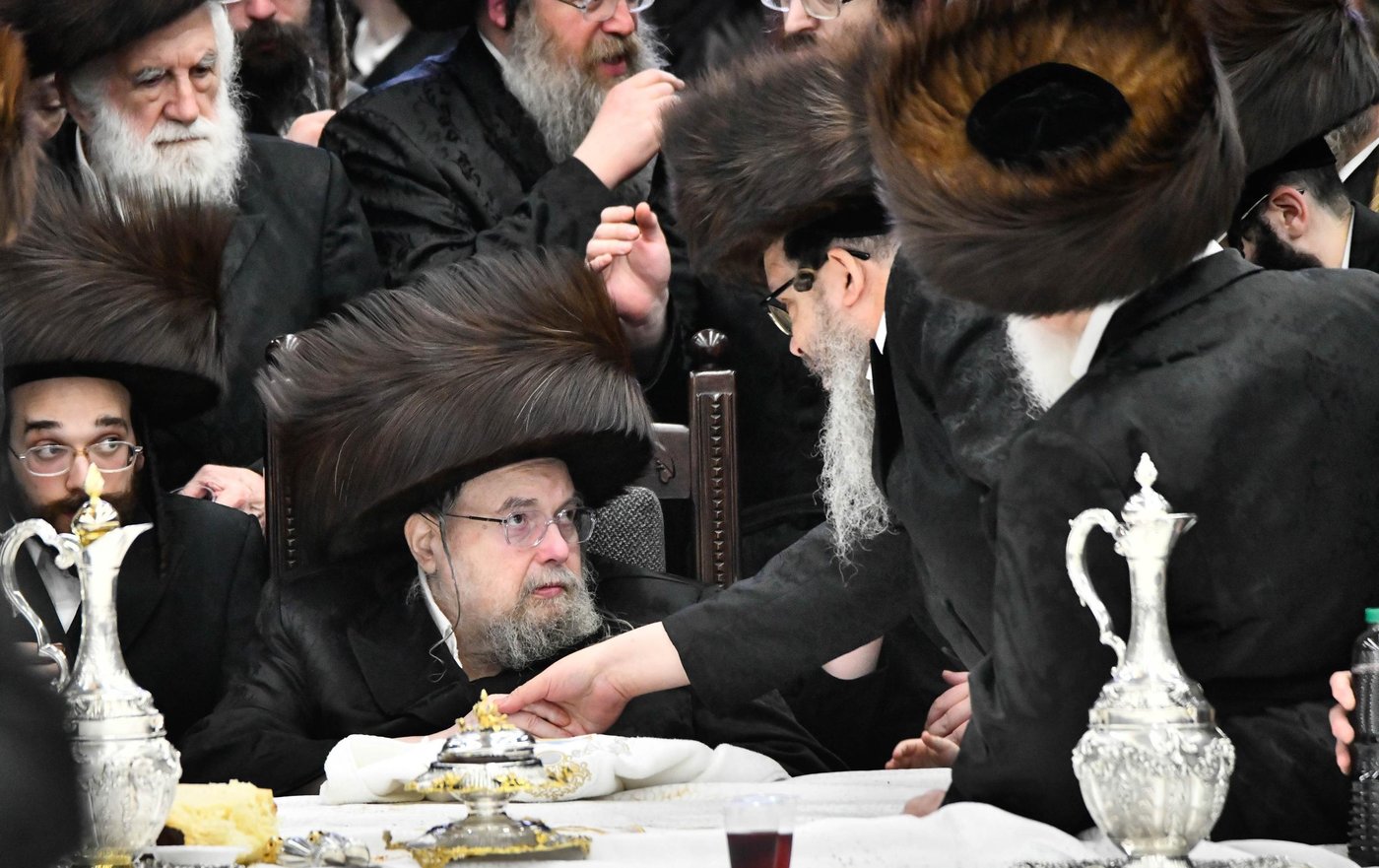 האדמו"ר מבעלזא בטיש חוה"מ סוכות
