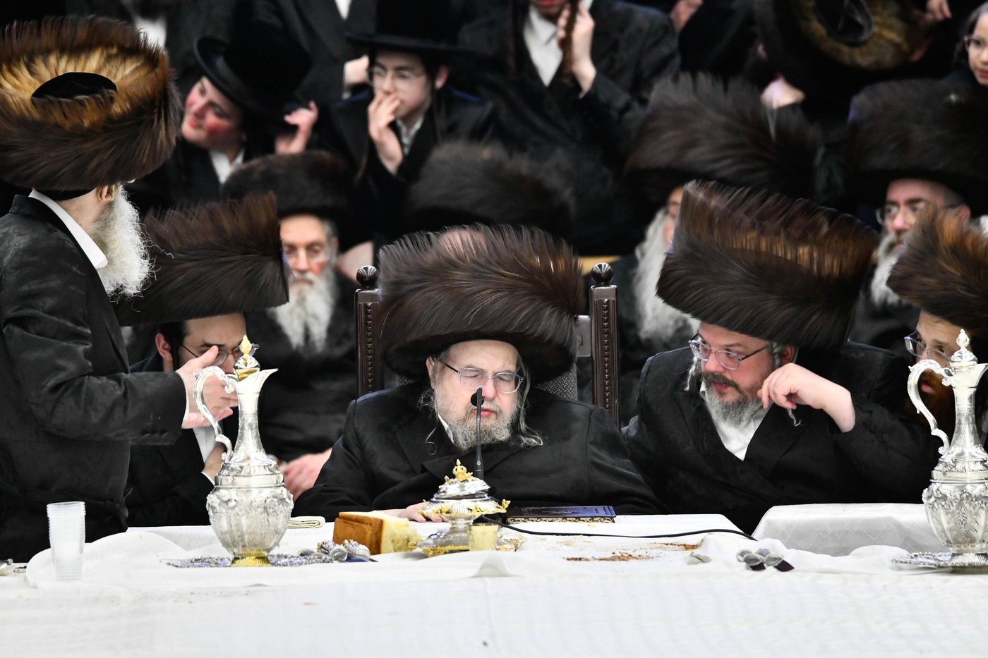 האדמו"ר מבעלזא בטיש חוה"מ סוכות