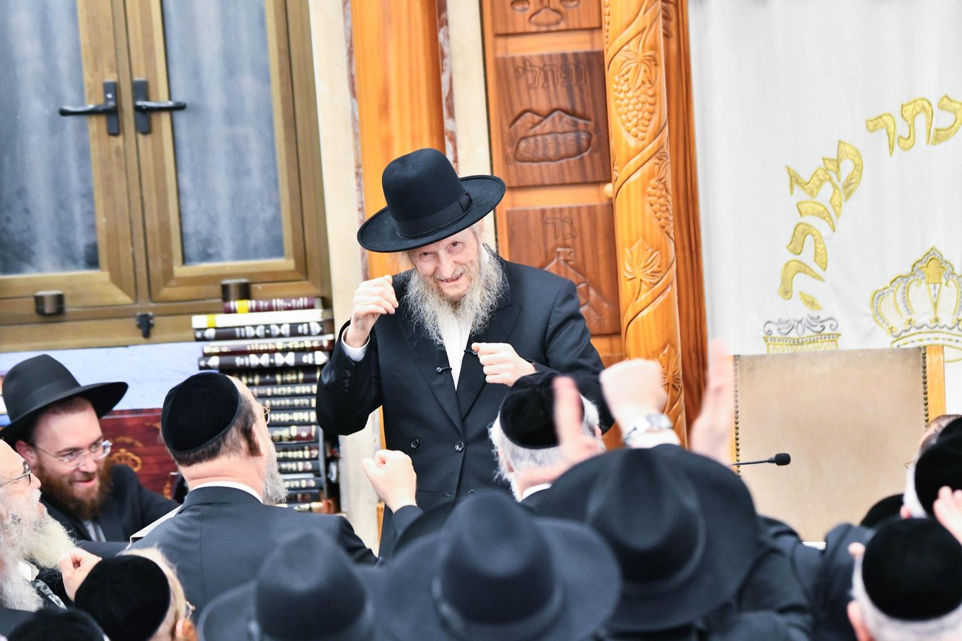 הגה"צ רבי דן סגל בשמחת בית השואבה