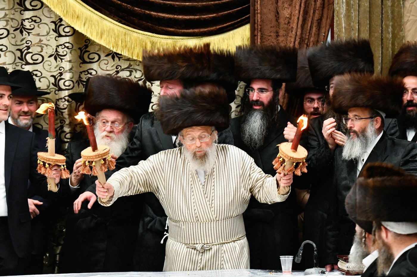 האדמו"ר מפינסק קרלין בטיש חוה"מ סוכות