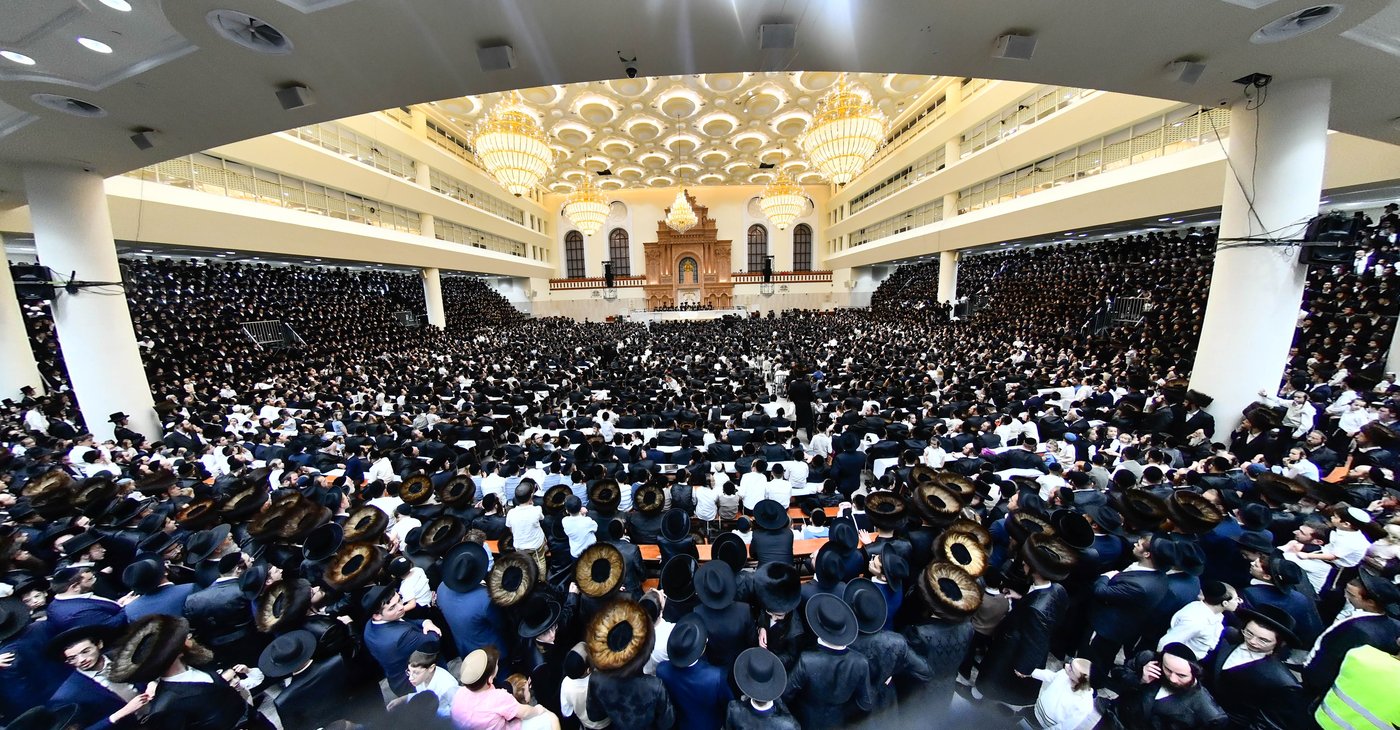 שמחת בר המצווה ושמחת בית השואבה בחצה"ק ויז'ניץ
