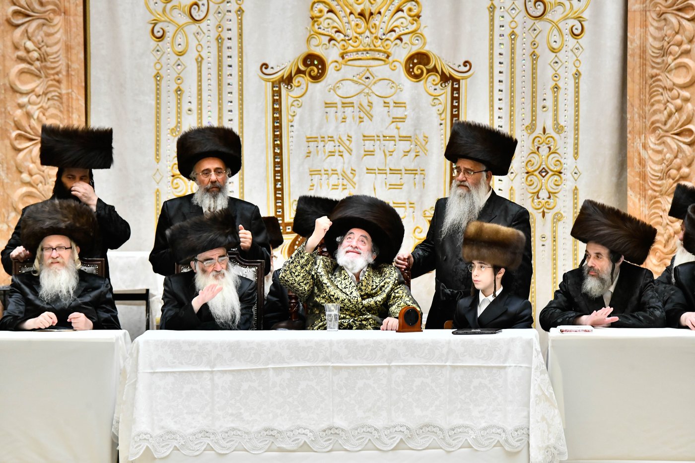 שמחת בר המצווה ושמחת בית השואבה בחצה"ק ויז'ניץ