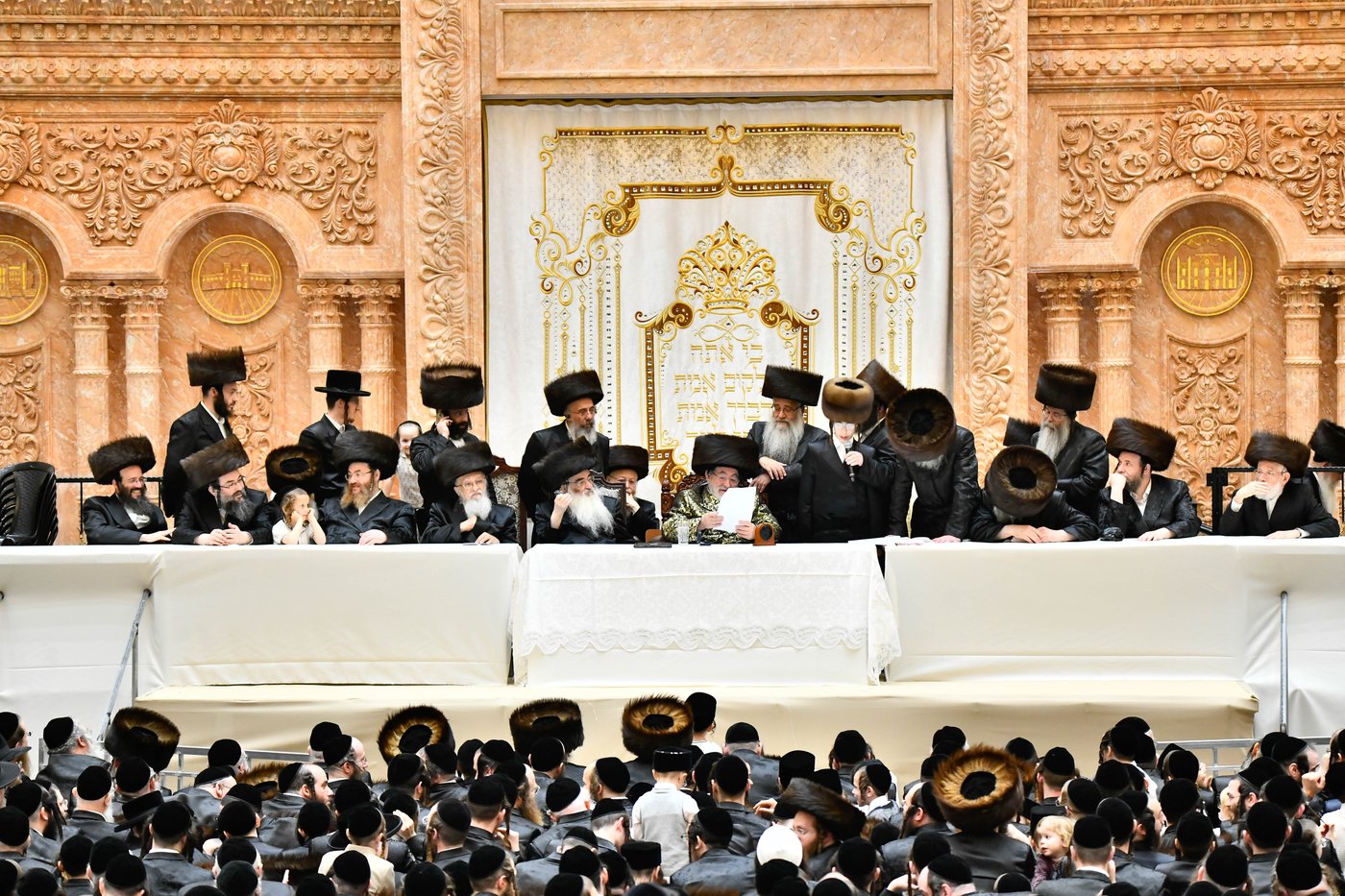 שמחת בר המצווה ושמחת בית השואבה בחצה"ק ויז'ניץ