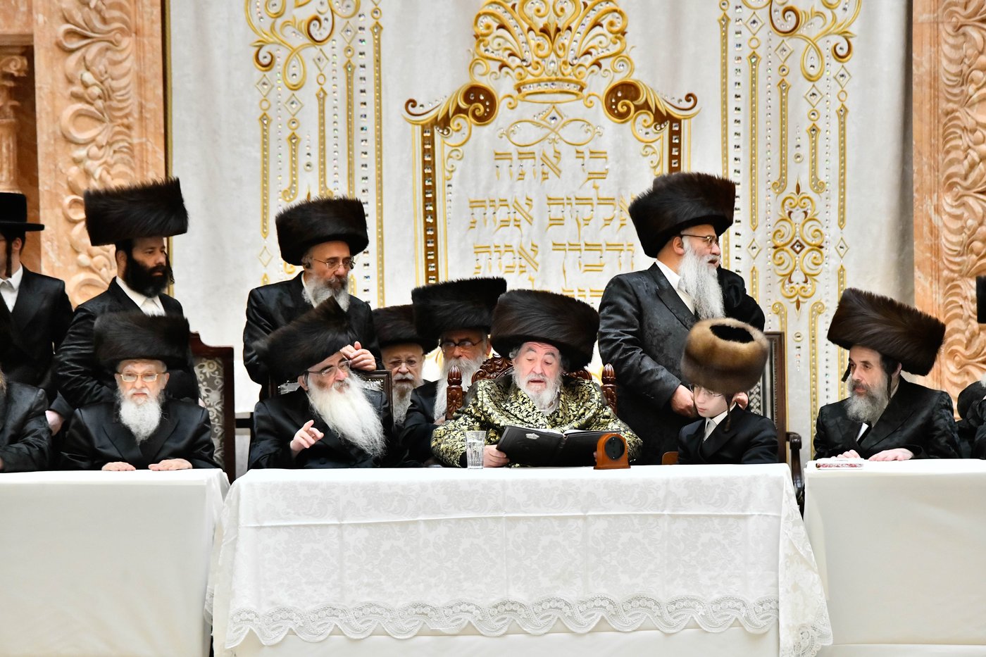 שמחת בר המצווה ושמחת בית השואבה בחצה"ק ויז'ניץ