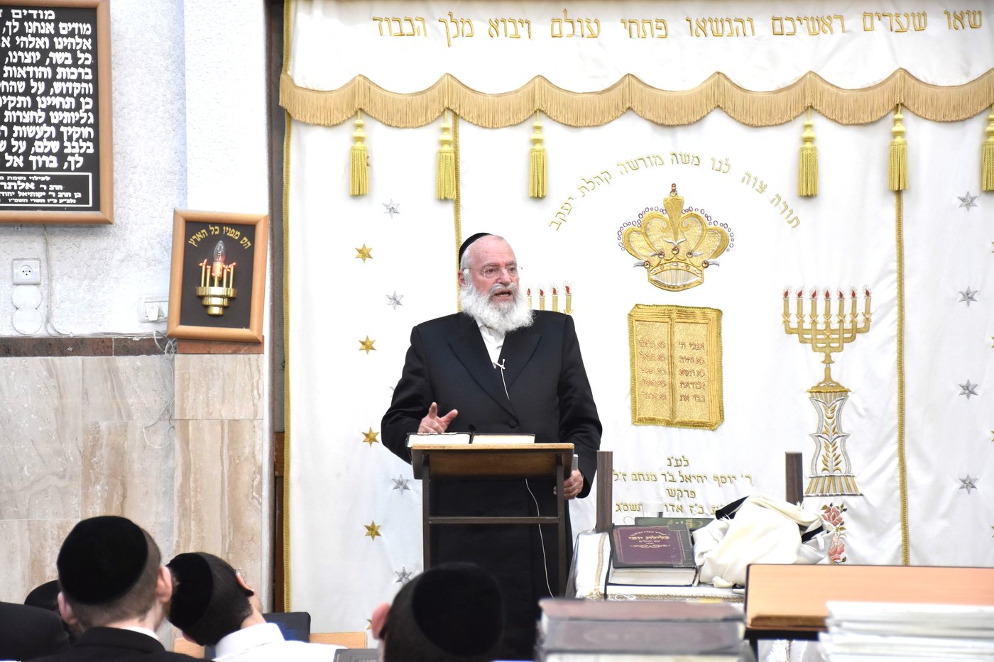 אלפים בשיעורו של הגאב"ד הגר"א וייס בבני ברק