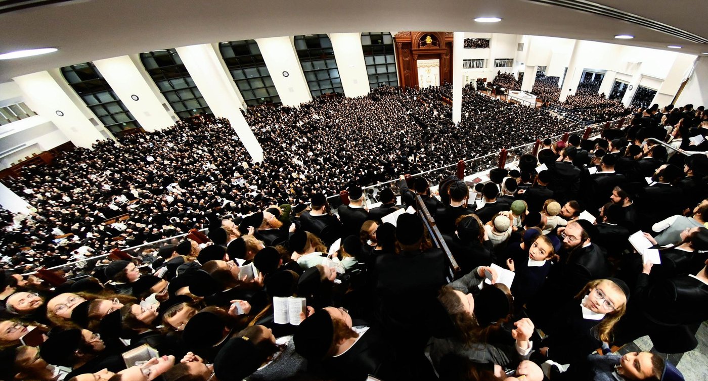 הקפות שניות בחצה"ק גור