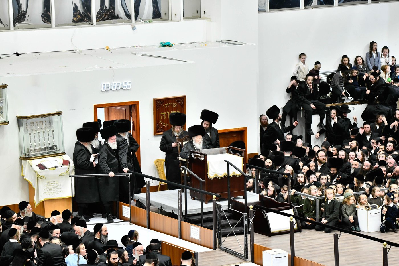 הקפות שניות בחצה"ק גור