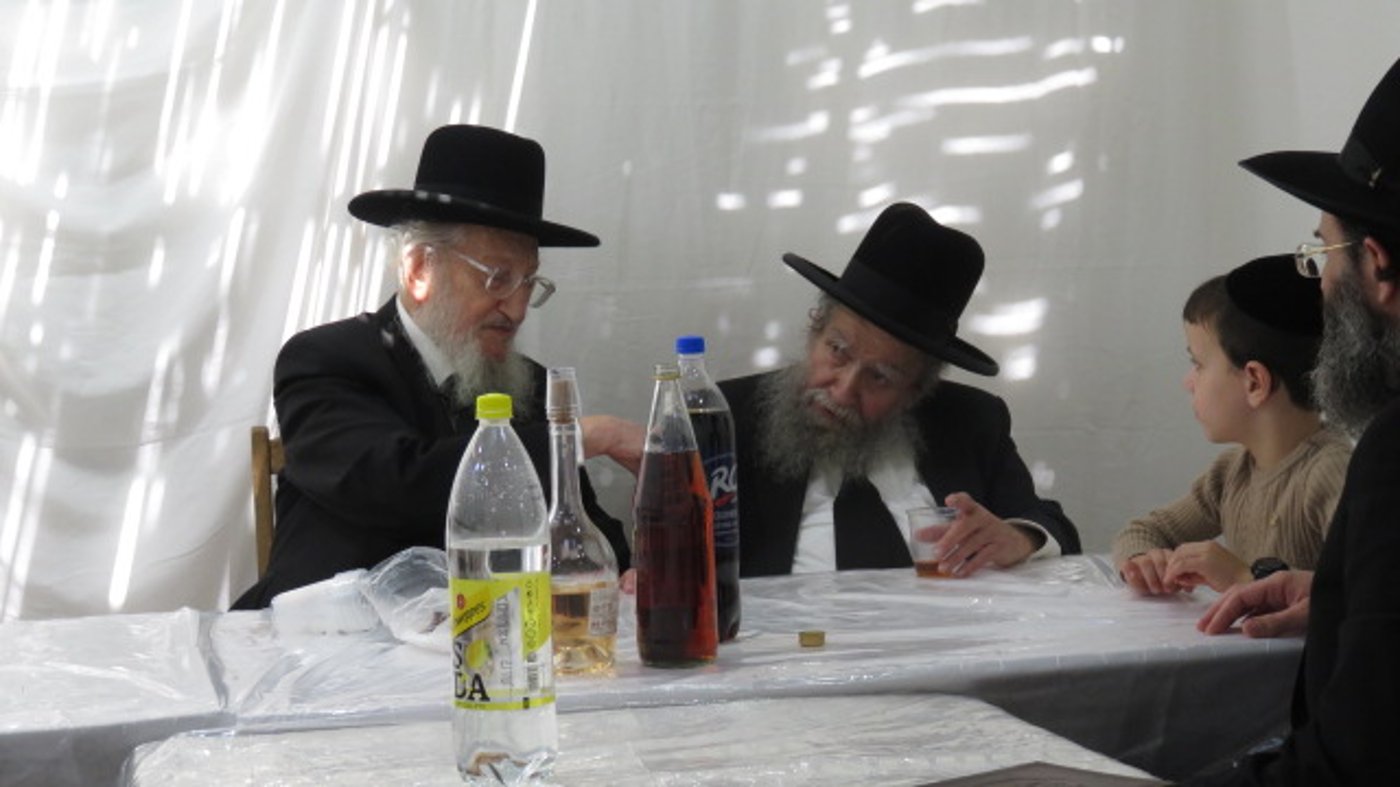 חג הסוכות אצל הגר"א לוי 