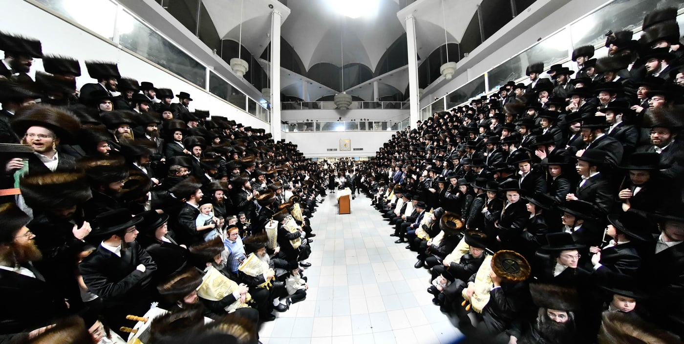 הקפות שניות בחצה"ק נדבורנה
