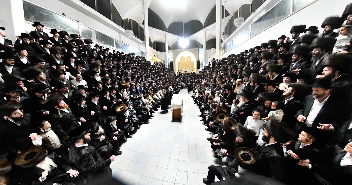 הקפות שניות בחצה"ק נדבורנה