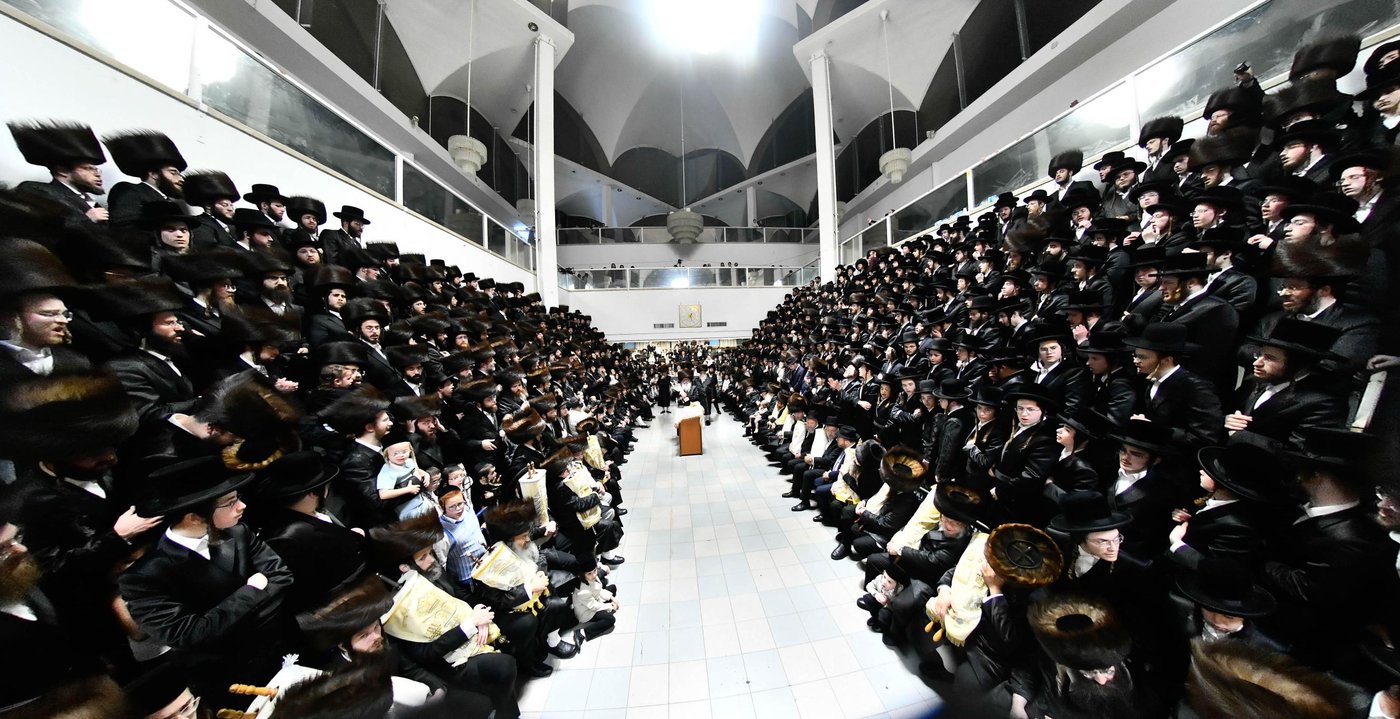 הקפות שניות בחצה"ק נדבורנה
