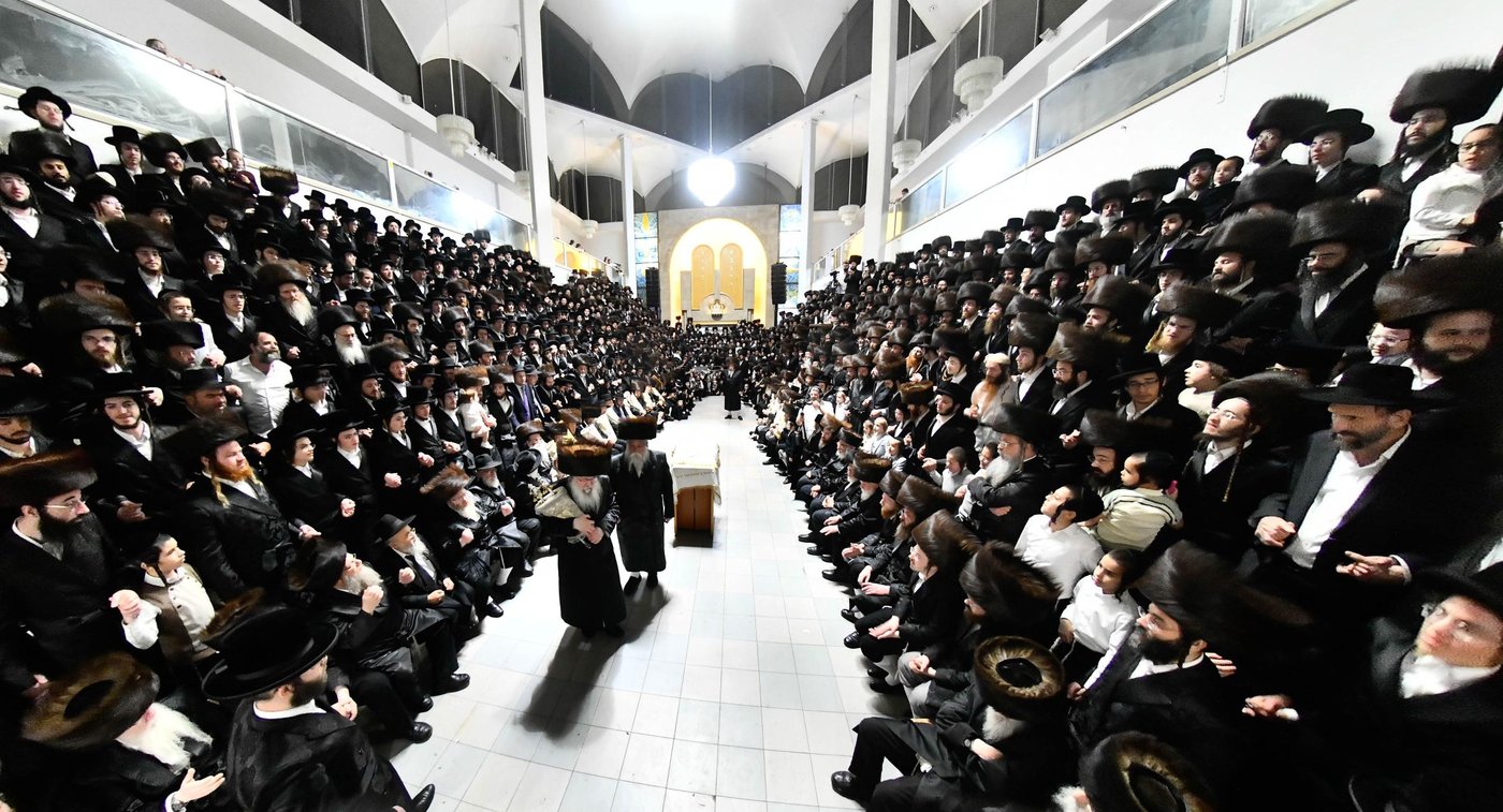הקפות שניות בחצה"ק נדבורנה