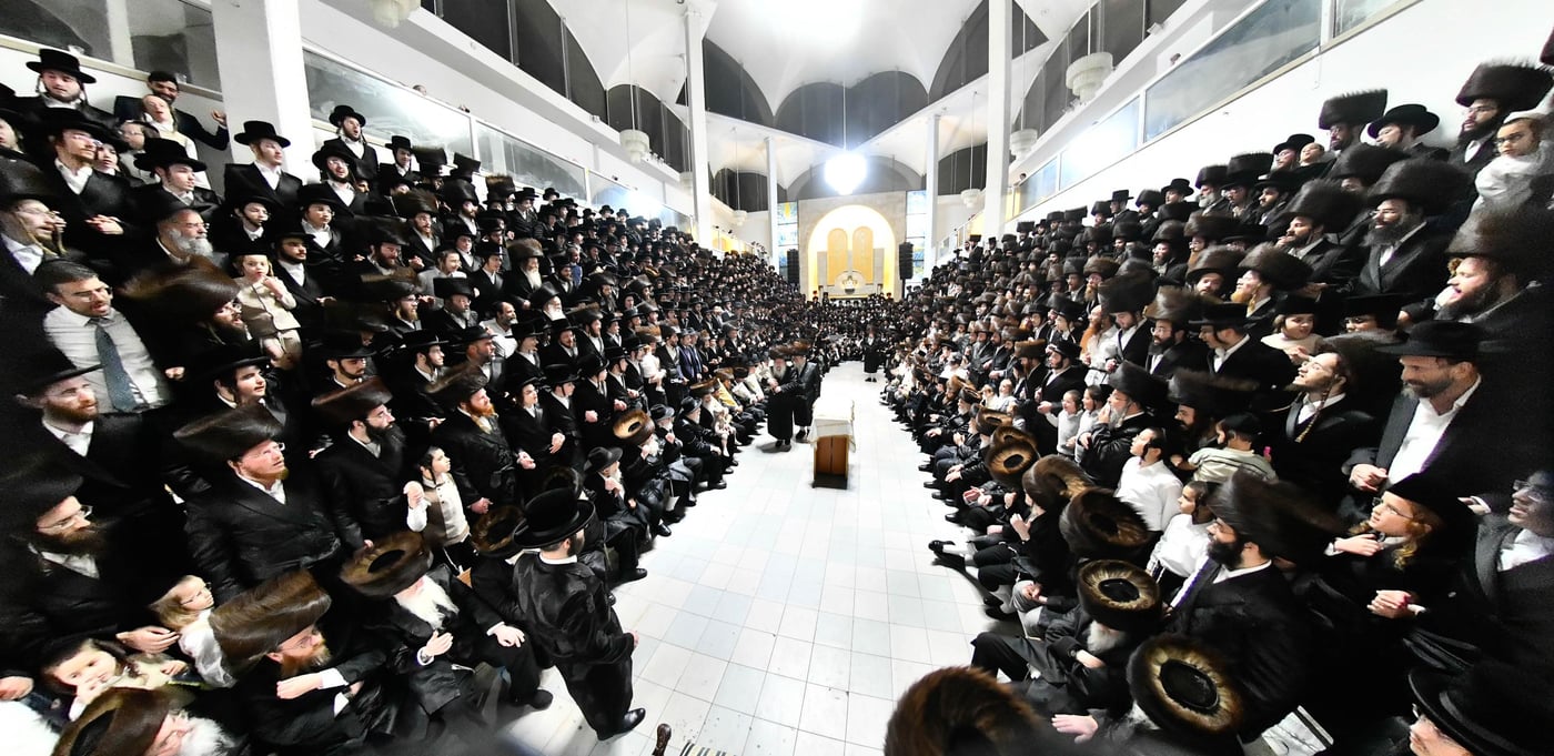 הקפות שניות בחצה"ק נדבורנה