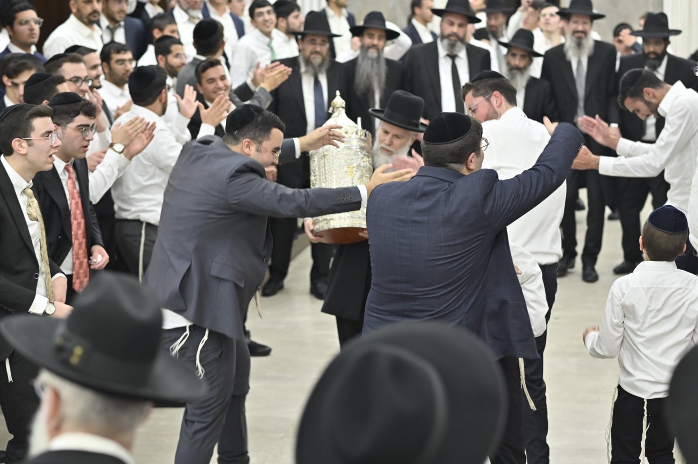 הקפות שניות בישיבת 'אבני נזר'