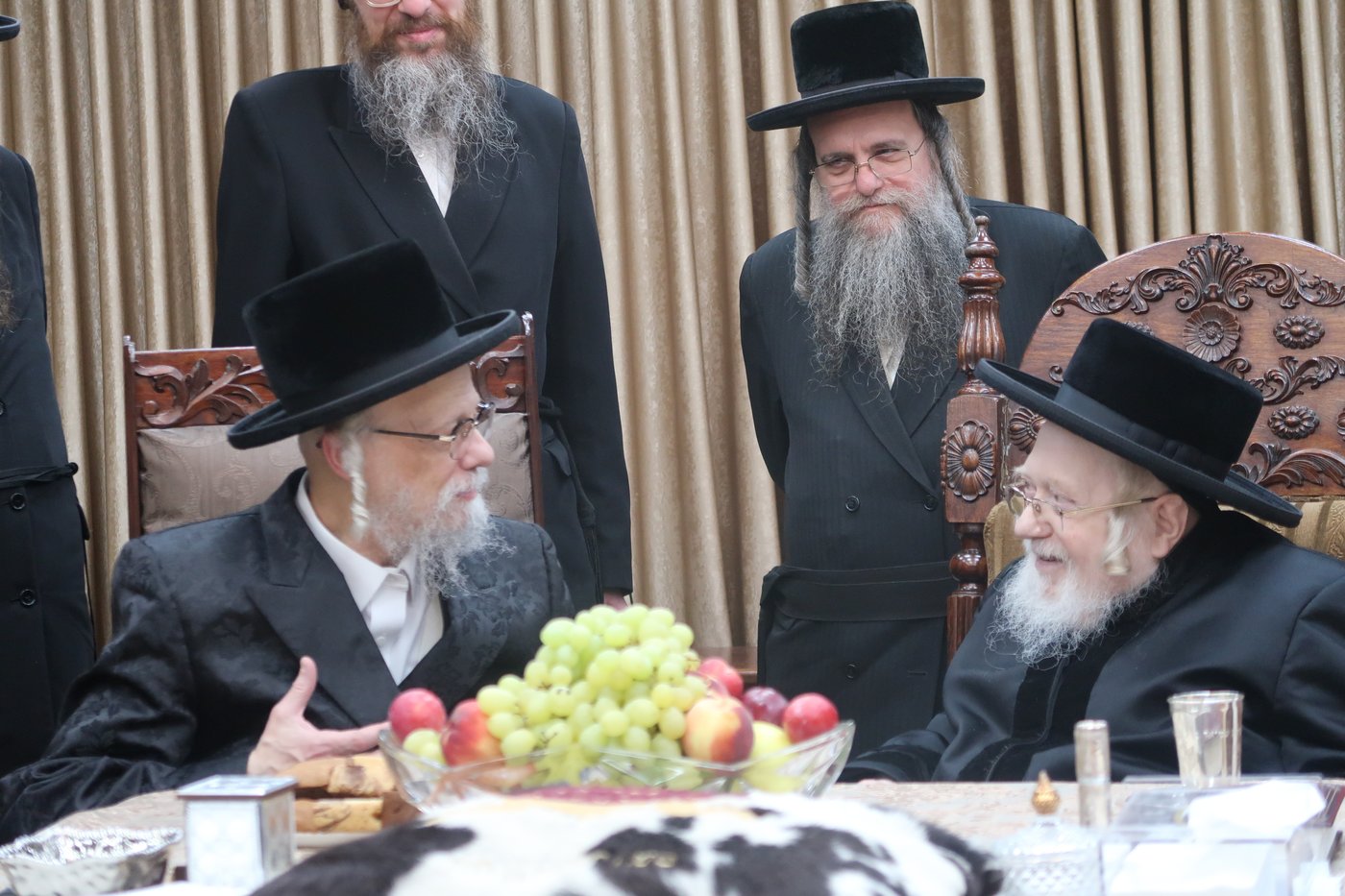 ירח האיתנים בחצה"ק קרעטשניף