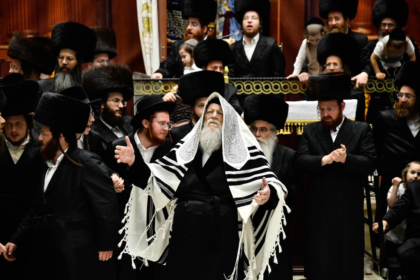 הקפות שניות בחצה"ק מודז'יץ
