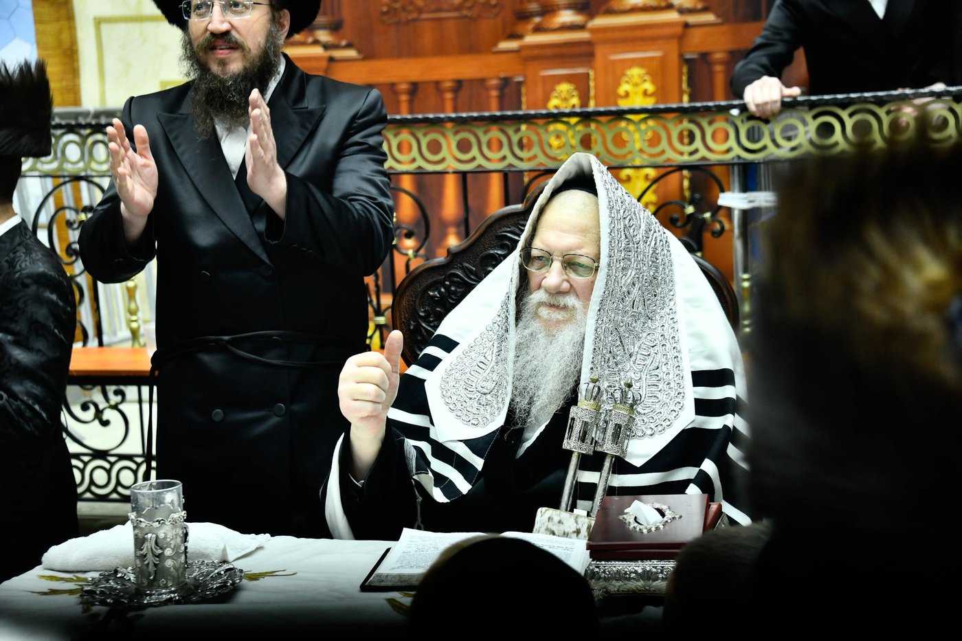 הקפות שניות בחצה"ק מודז'יץ