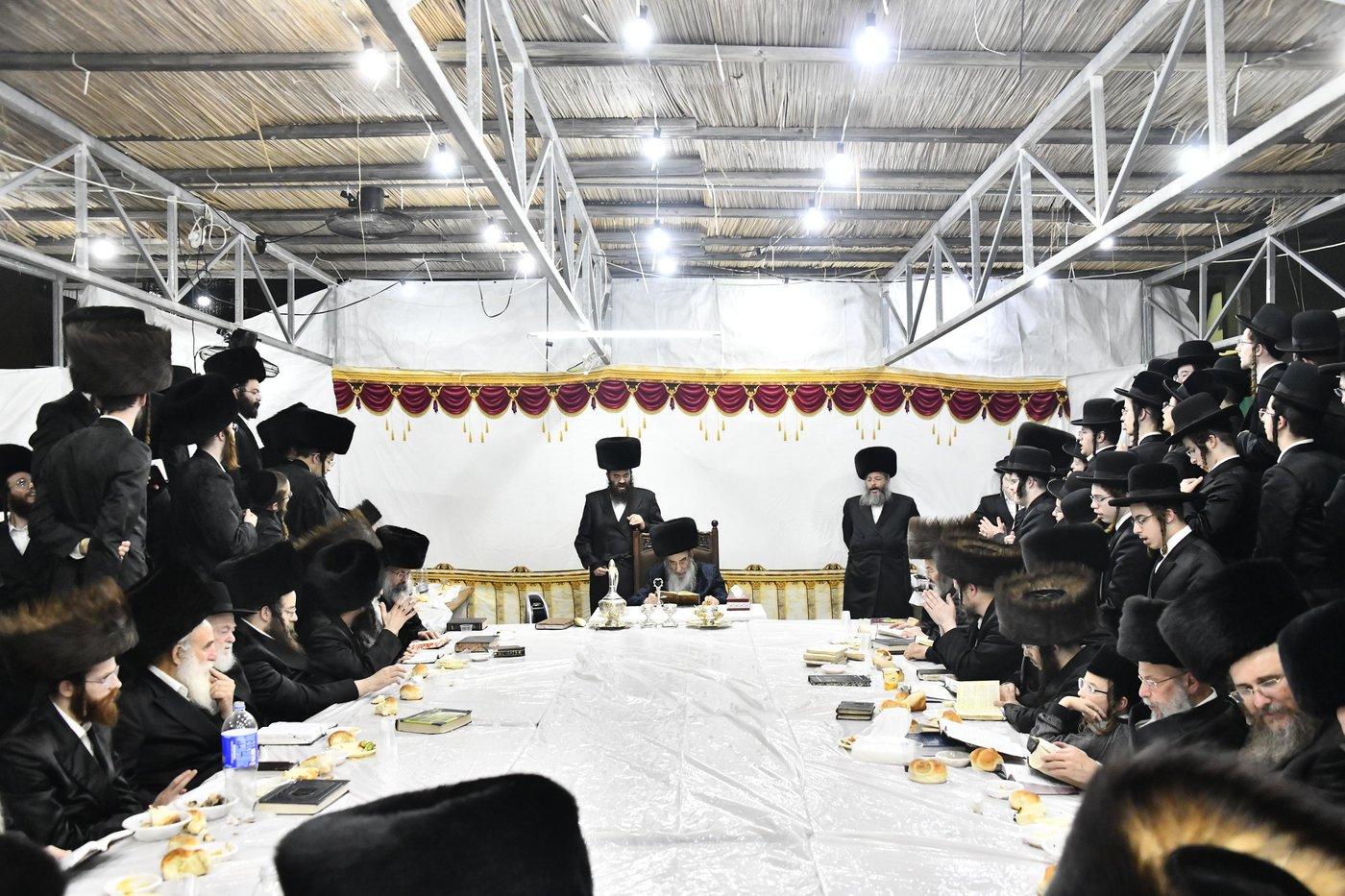 חג הסוכות בחצה"ק אלכסנדר