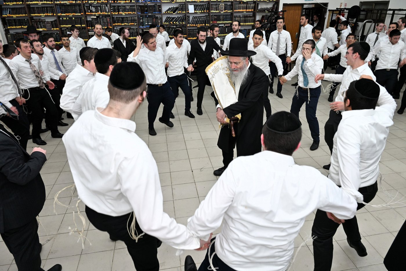 הקפות שניות בישיבת 'קריית מלך'
