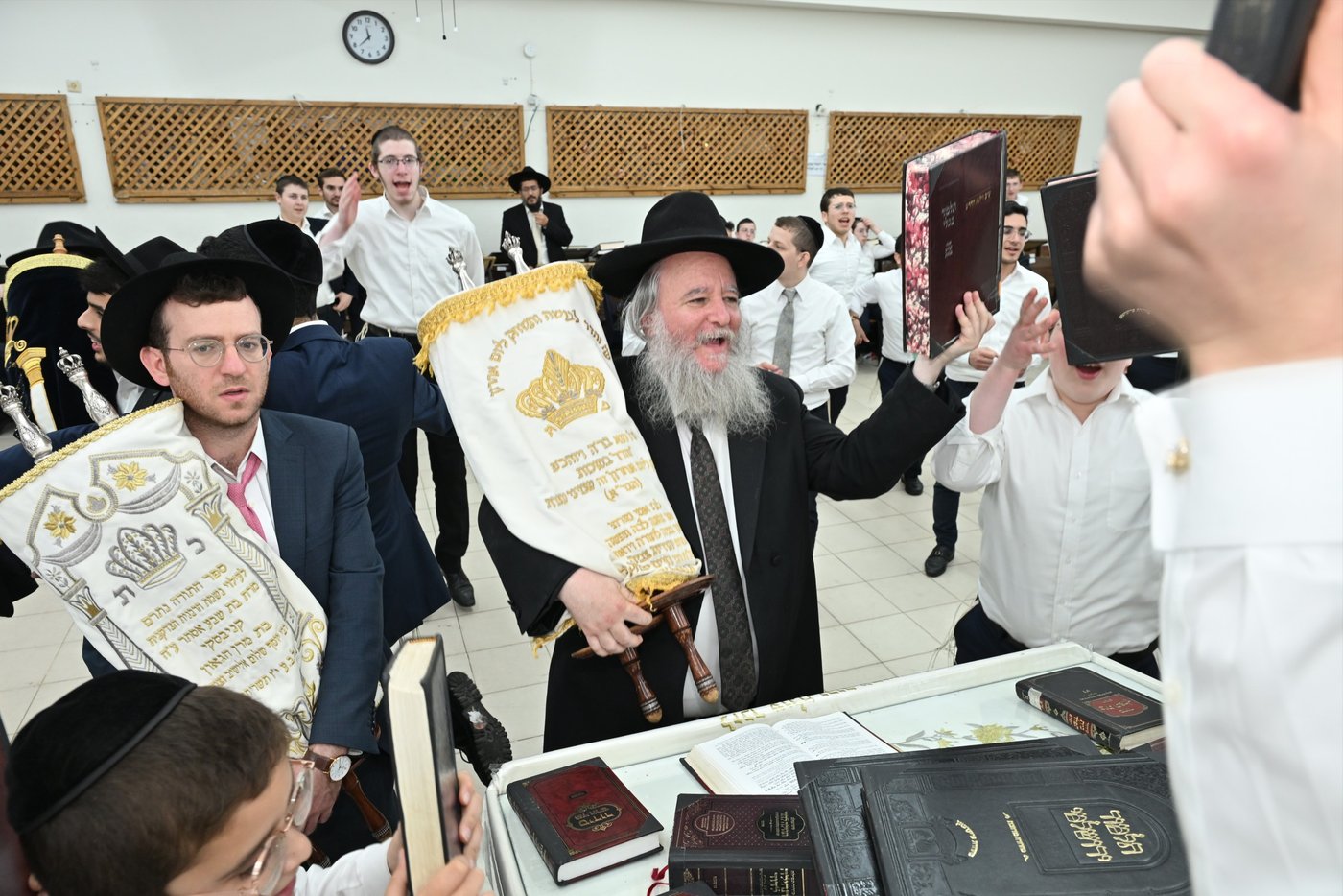 הקפות שניות בישיבת 'קריית מלך'