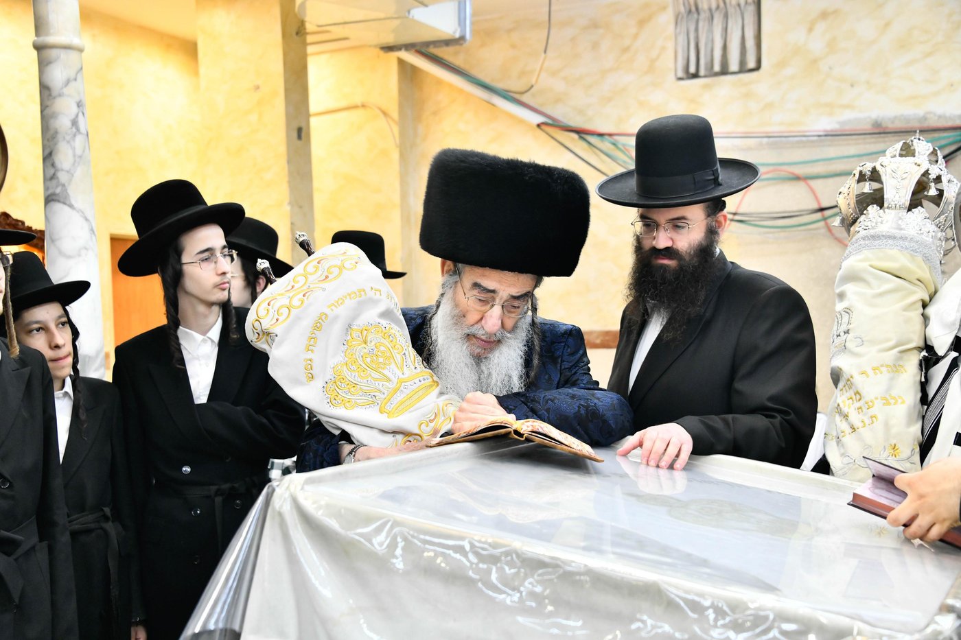 הקפות לבני חו"ל באלכסנדר