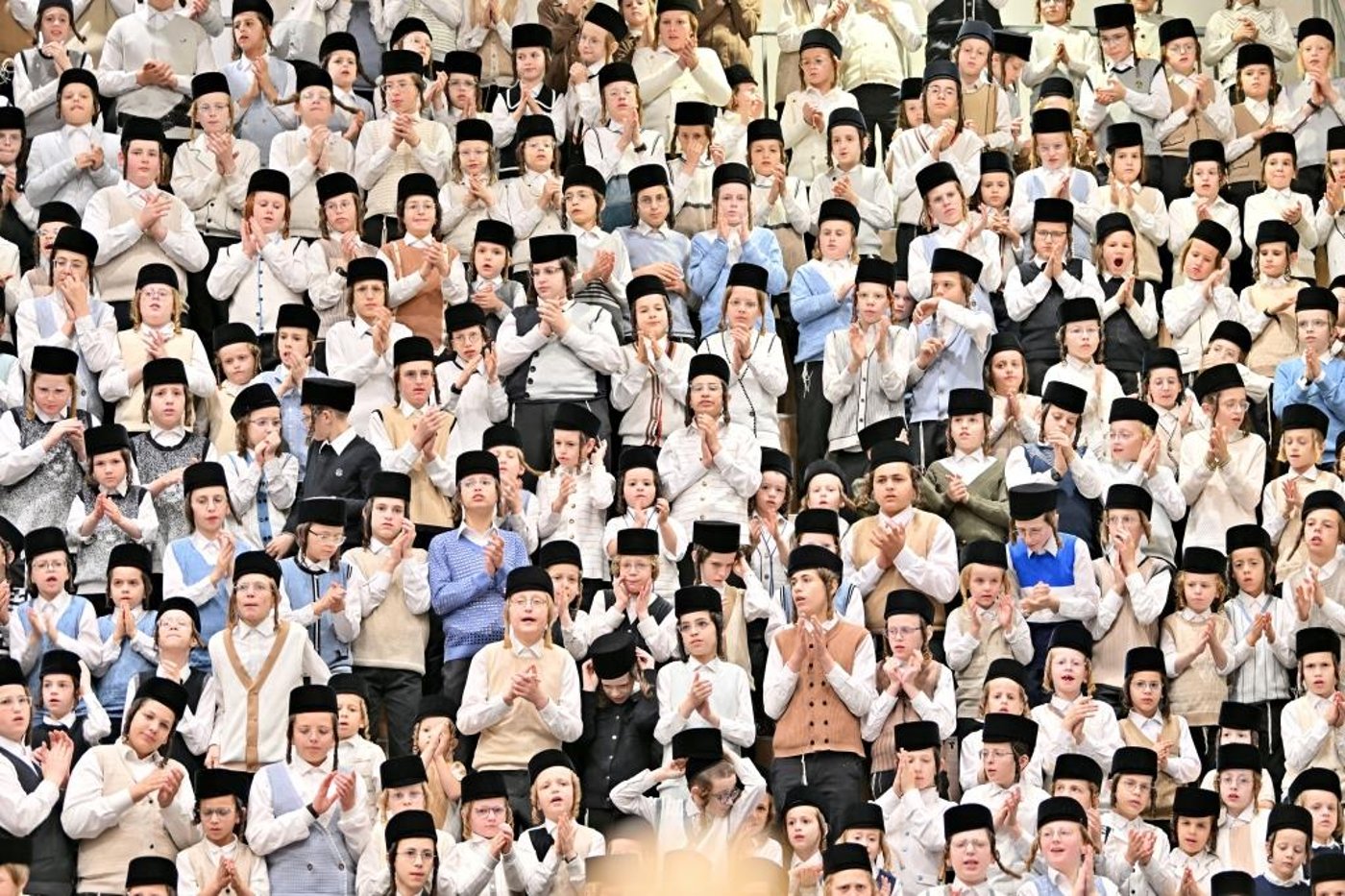 חג הסוכות בחצה"ק ויזניץ