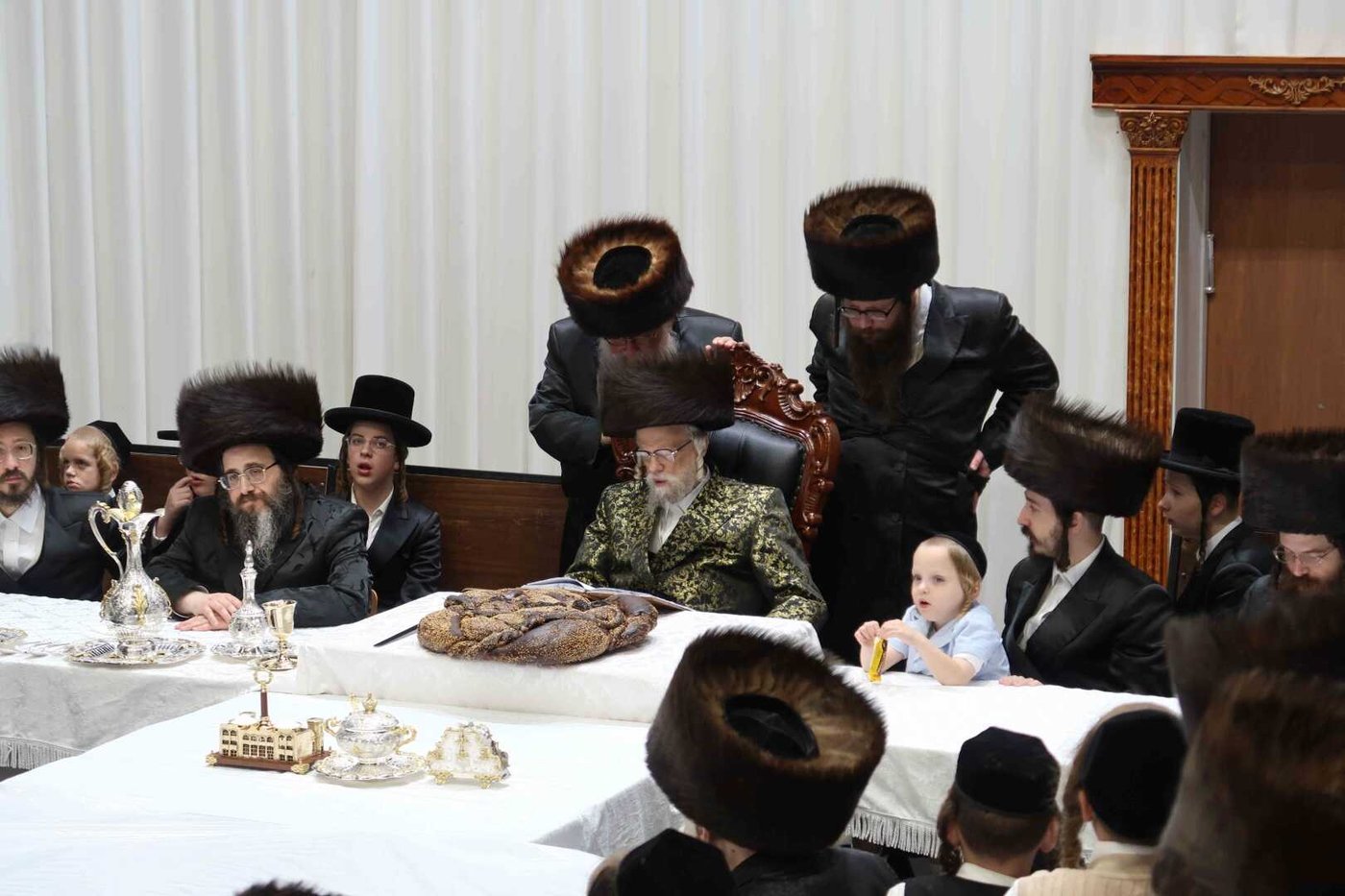 סוכות בחצה"ק סערט ויז'ניץ