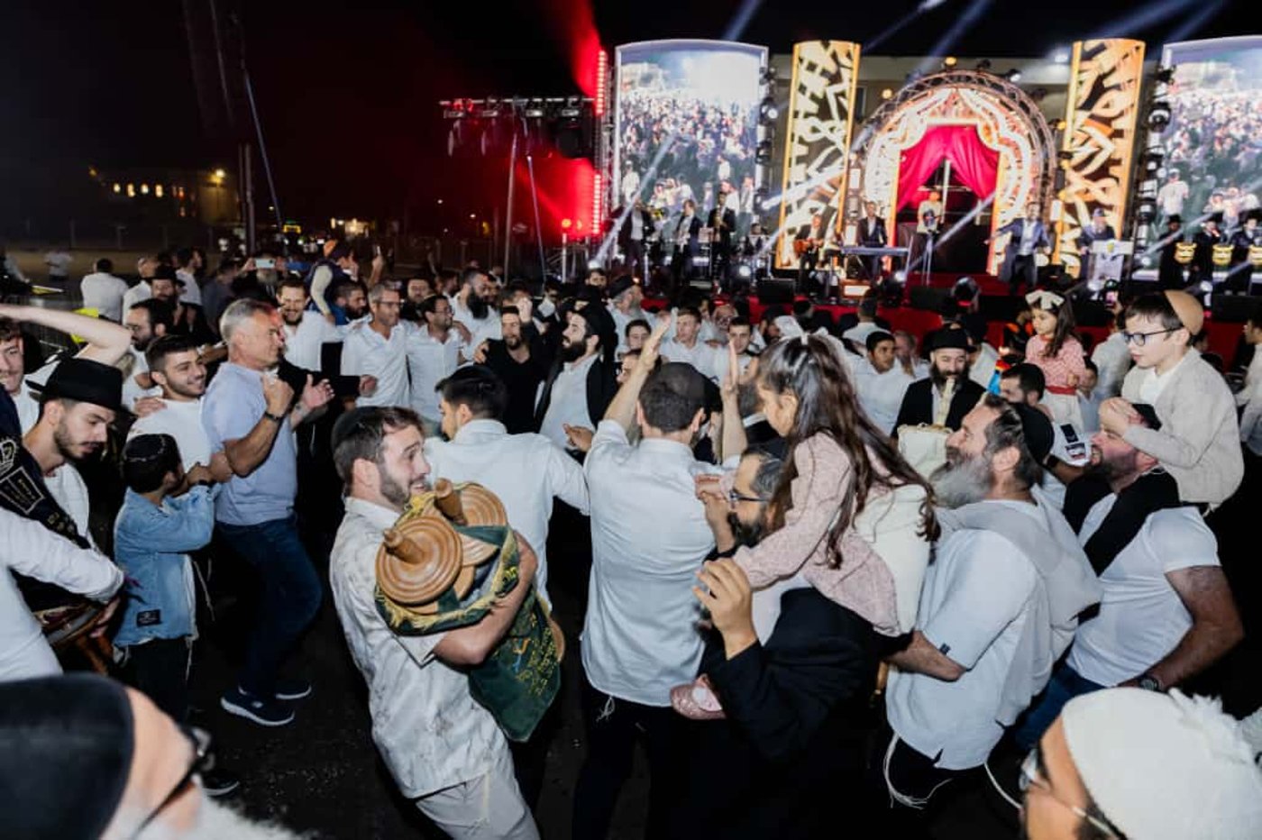 הקפות שניות בכפר חב"ד