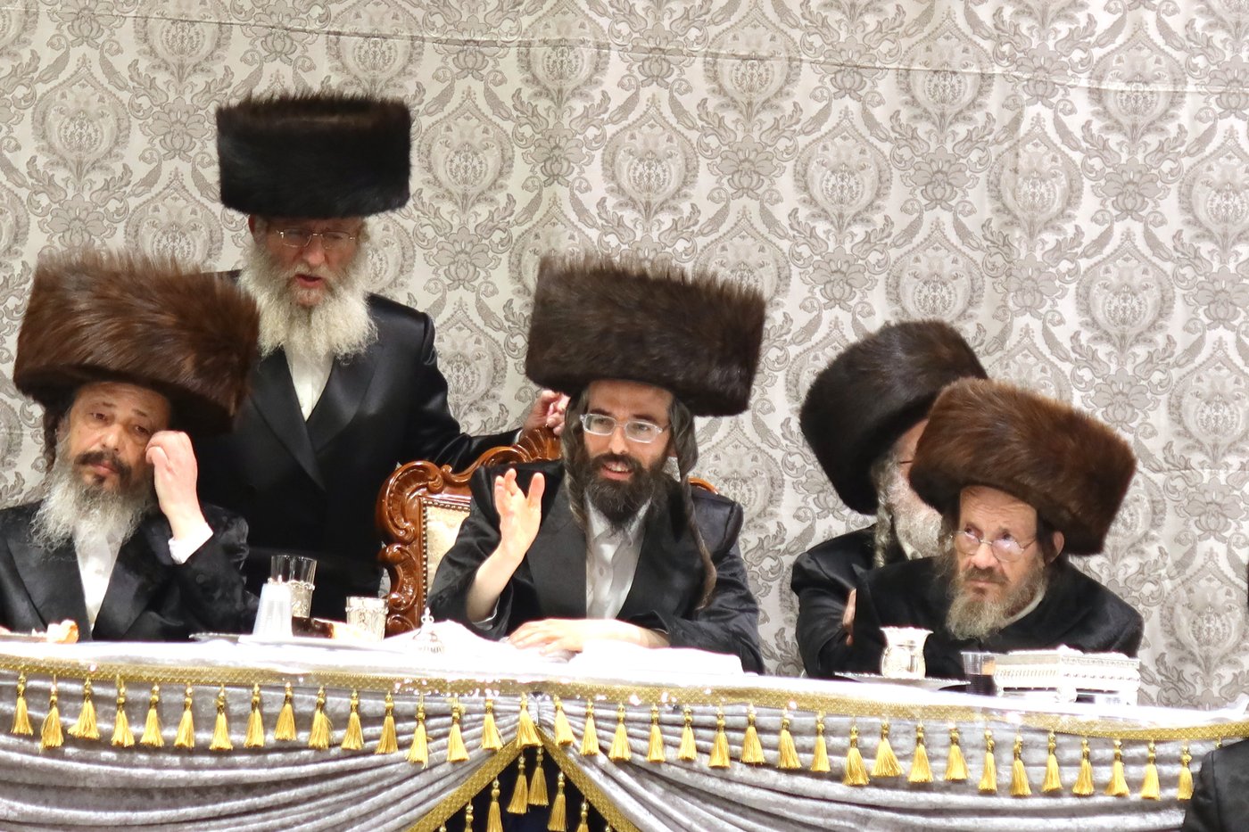 סוכות בחצה"ק זוועיהל