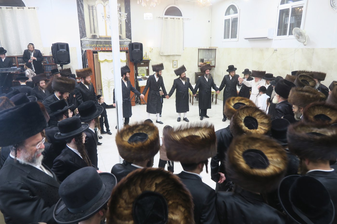 שמחת בית השואבה אצל האדמו"ר המהרי"ד מלעלוב